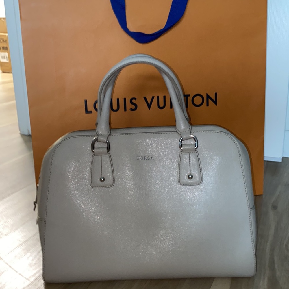 COPY - FURLA Saffiano satchel with removable shoulder strap